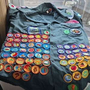 Lee Girl Scout Shirt Vintsge Green Button Down Shirt with Colorful Patches